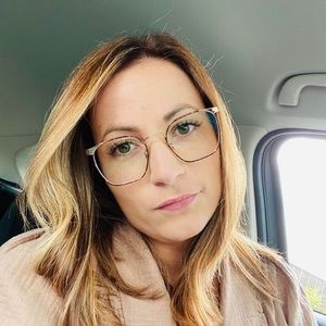 Meet your Posher, Laurence